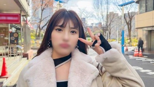 유아 미카미의 매혹적인 연기
